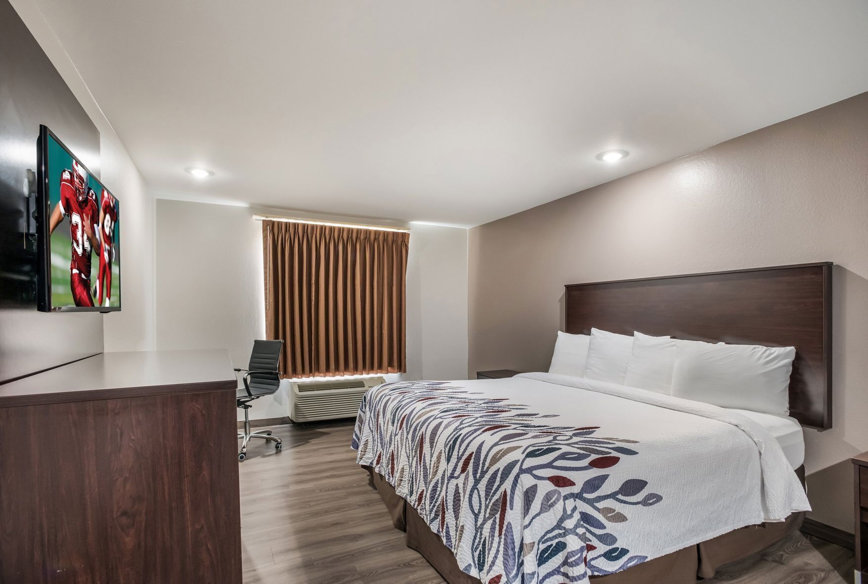 Free WiFi, bed sheets