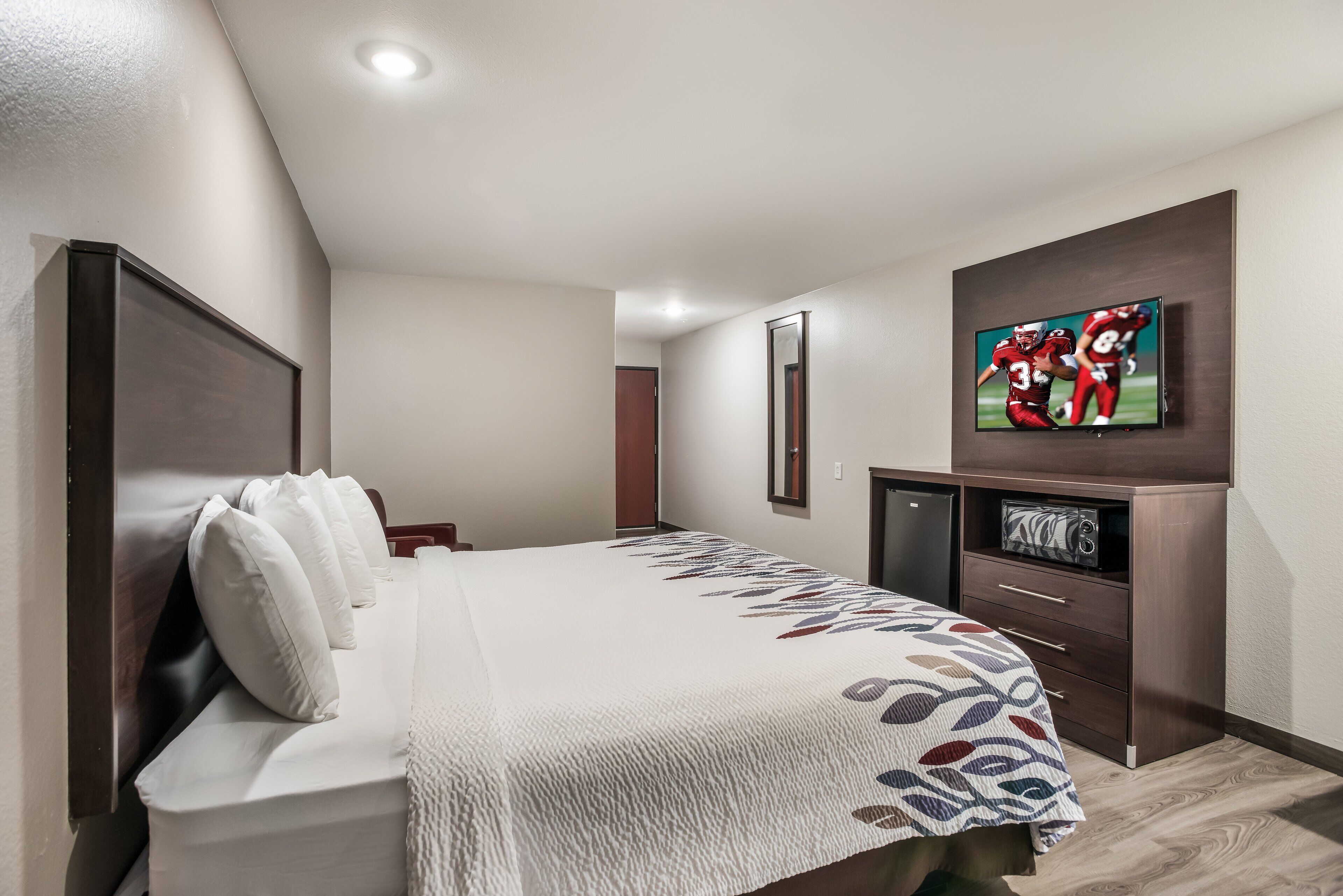 Chambre Supérieure, 1 très grand lit, accessible aux personnes à mobilité réduite (Roll-In Shower) | Wi-Fi gratuit, draps fournis