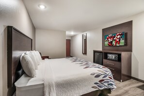 Superior Room, 1 King Bed, Accessible, Non Smoking (Roll-In Shower) | Free WiFi, bed sheets - Red Roof Inn & Suites Lake Charles (Lake Charles)