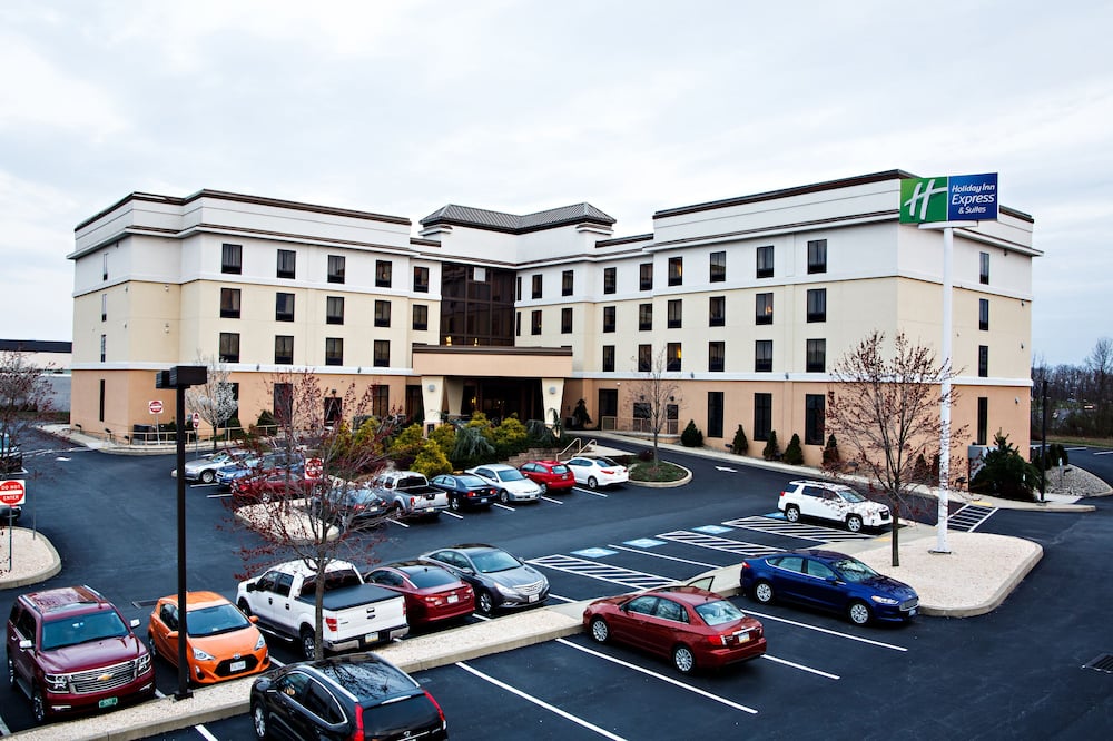 Holiday Inn Express Hotel & Suites Harrisburg West by IHG