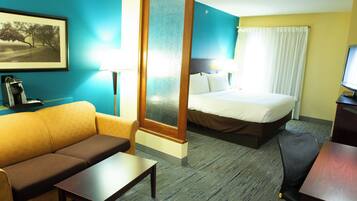 In-room safe, desk, iron/ironing board, free WiFi