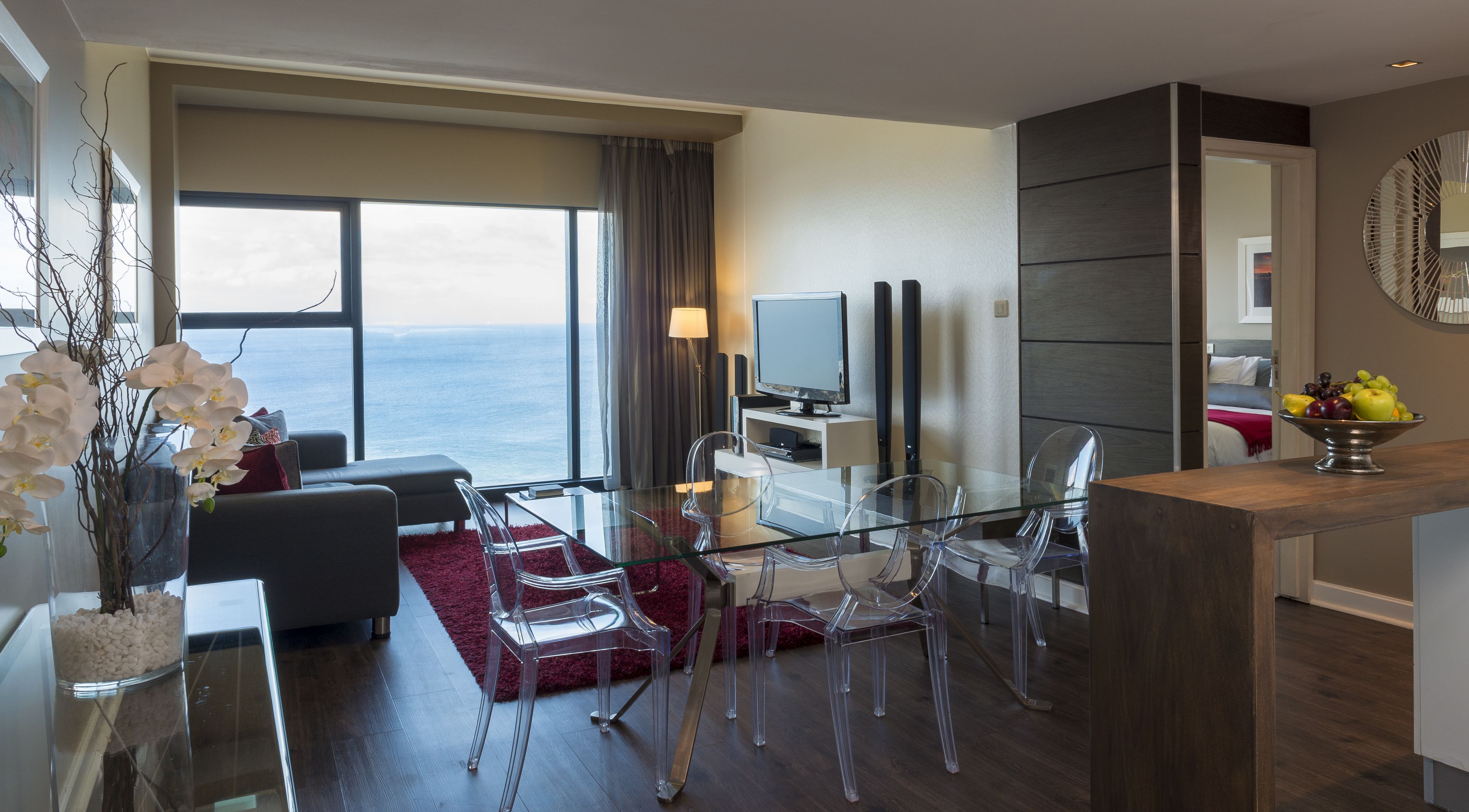 1 bedroom, hypo-allergenic bedding, minibar, in-room safe