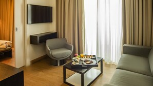Ropa de cama de alta calidad y minibar