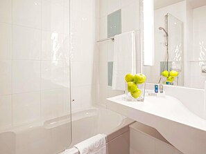 Premium bedding, minibar, in-room safe, desk - Hotel Novotel Salerno Est Arechi (Salerno)