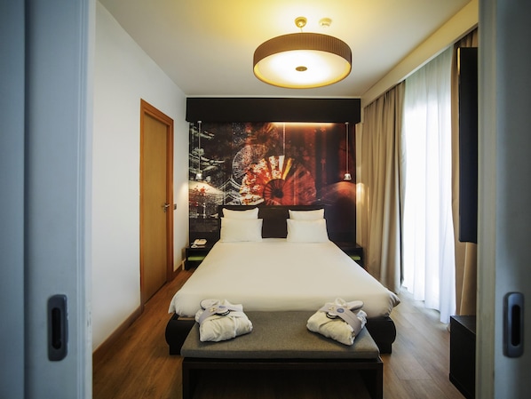 Premium bedding, minibar, in-room safe, desk