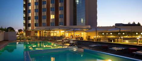 Seasonal outdoor pool