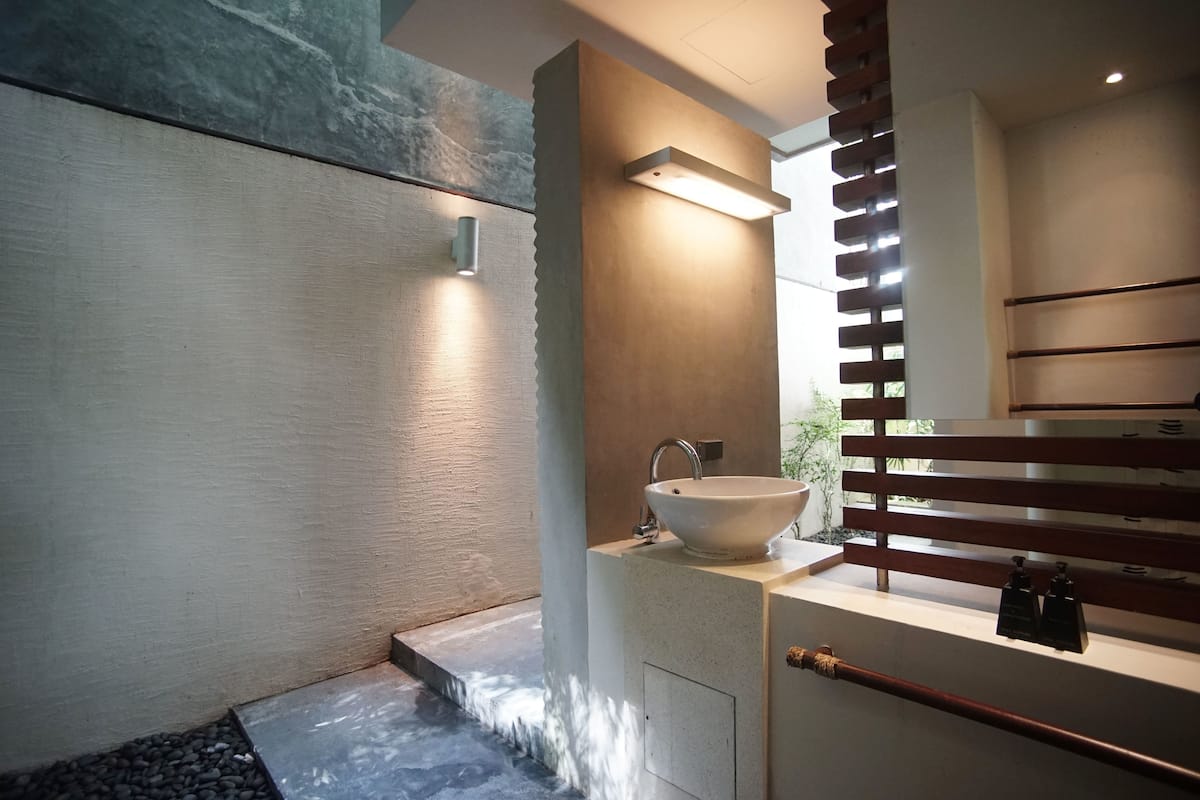 treetop duplex pool villa | bathroom sink