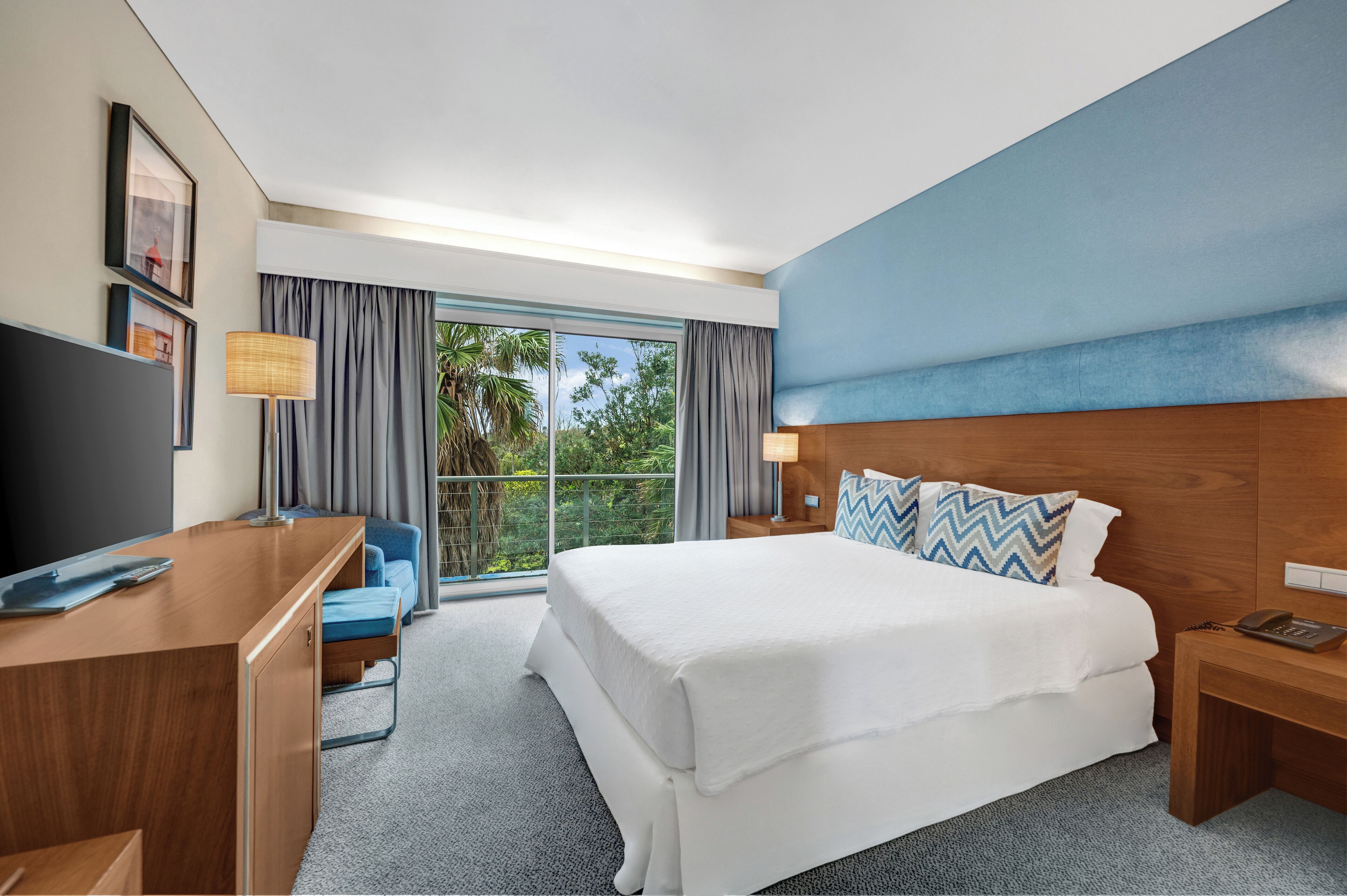 Ropa de cama hipoalergénica y minibar 