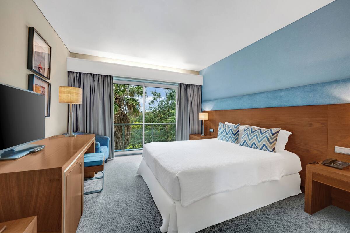 Ropa de cama hipoalergénica y minibar