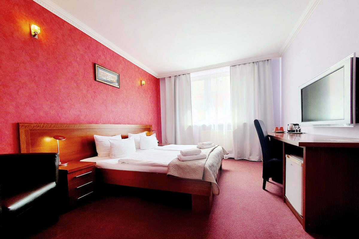 In-room safe, desk, blackout drapes, iron/ironing board (on request)