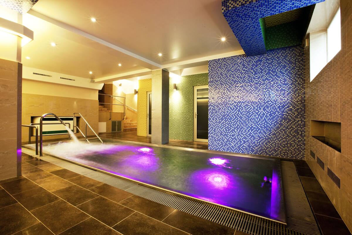 Double Room with 1 Hour Private Access to the Swimming Pool | Spa