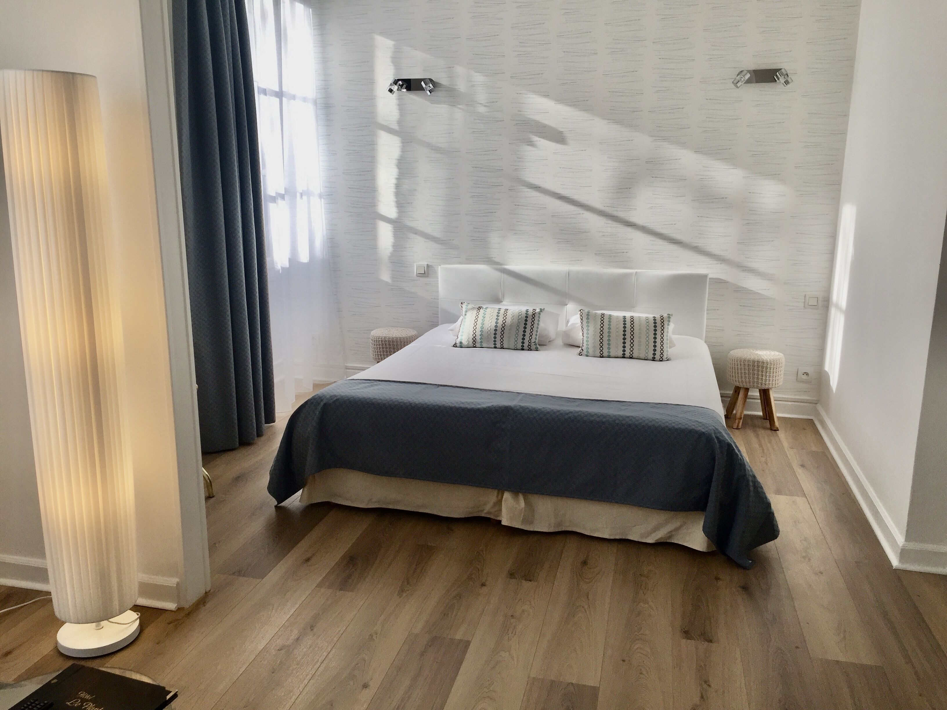 Standaard tweepersoonskamer | Luxe beddengoed, Select Comfort-bedden, een kluis op de kamer