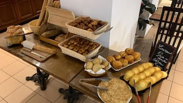 Daily buffet breakfast (EUR 12 per person)