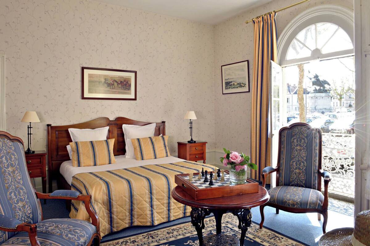 Chambre Quadruple Supérieure | Literie de qualité supérieure, matelas Select Comfort