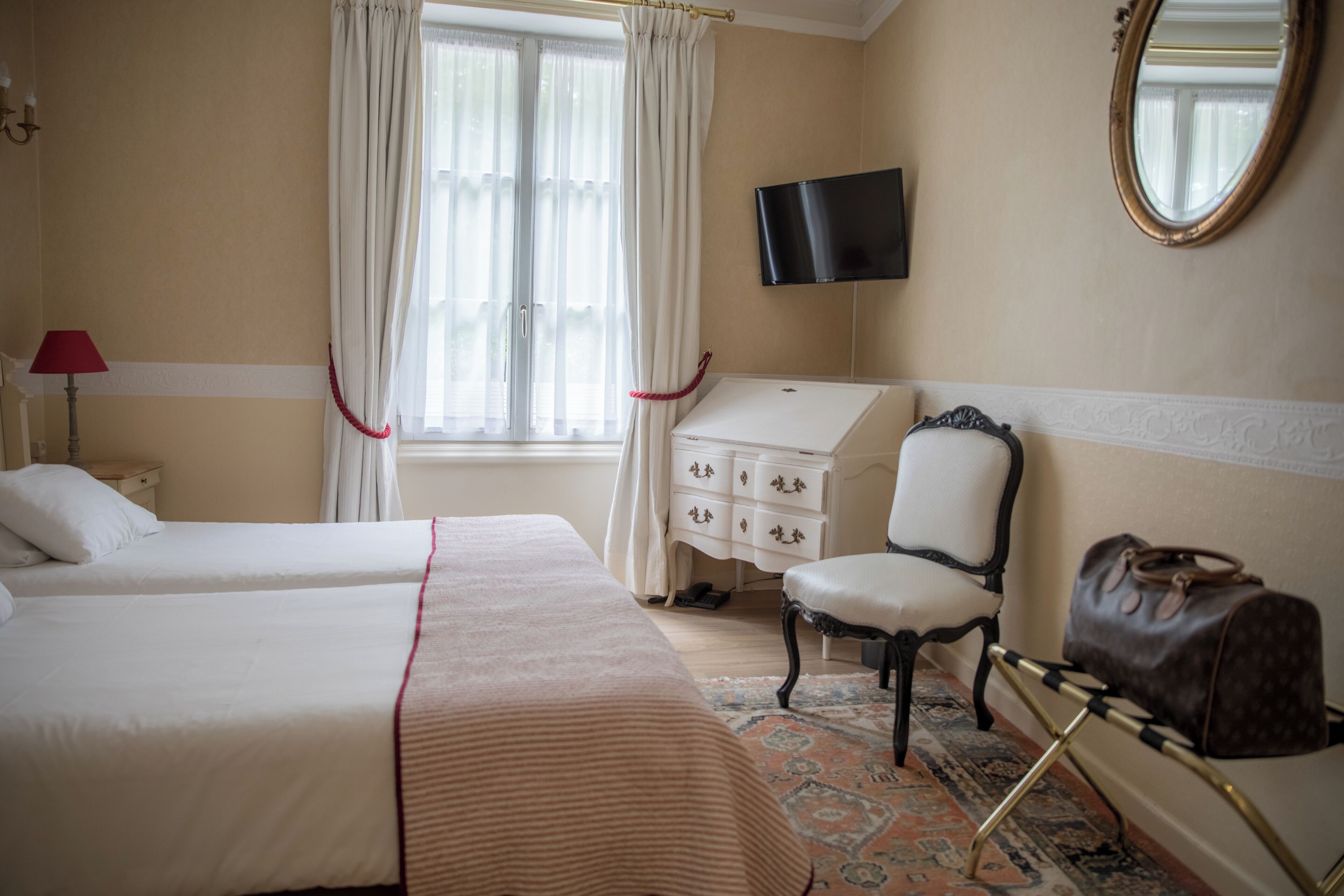 Premium bedding, Select Comfort beds, in-room safe, desk