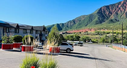 Adventure Inn - Glenwood Springs