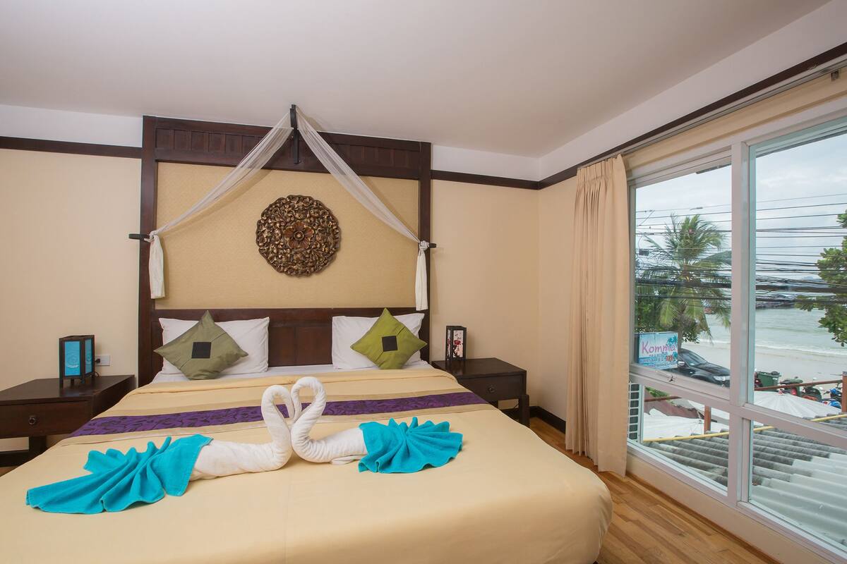 Standard King Room with Sea View | In-room safe, desk, blackout drapes, cribs (surcharge)