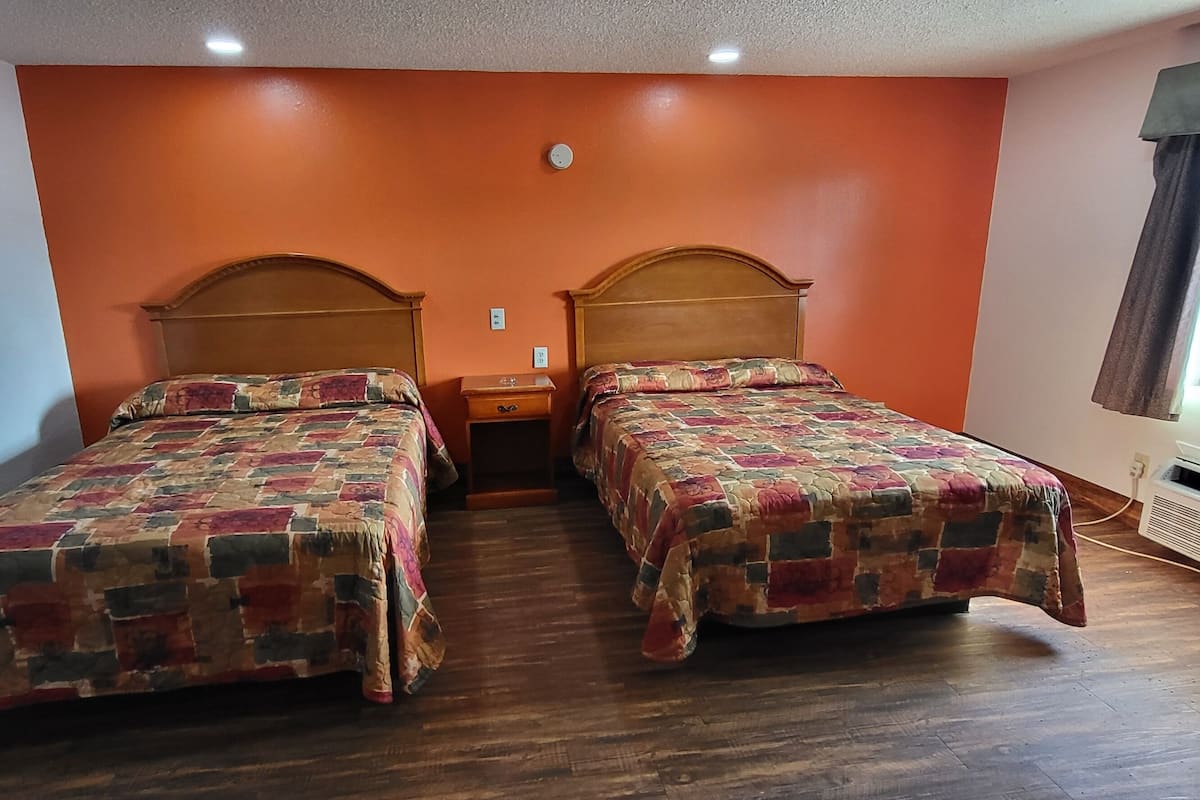 Desk, soundproofing, free wired Internet, bed sheets