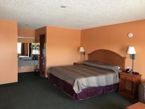 Bureau, chambres insonorisées, Internet gratuit par câble, draps fournis
