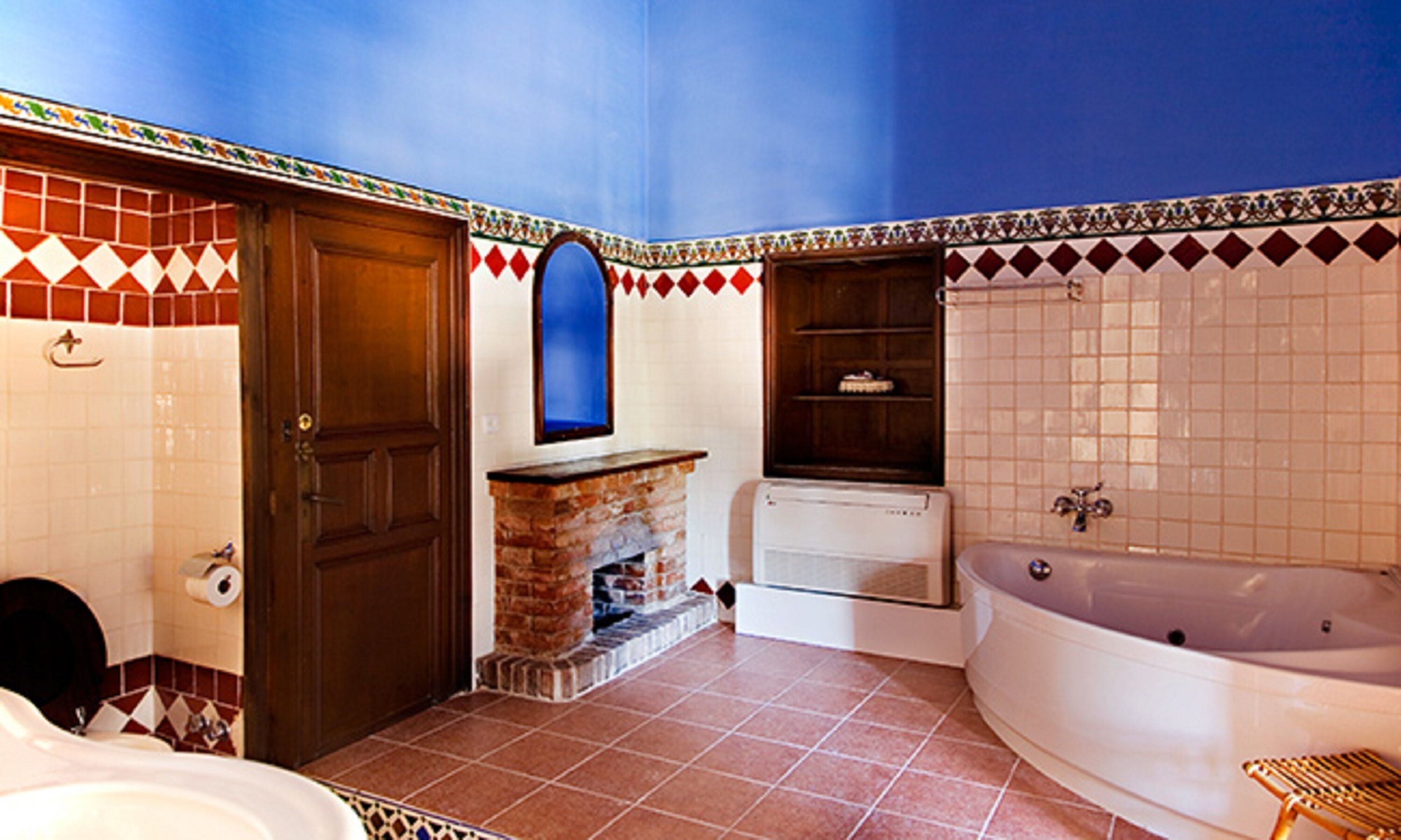 superior double room | bathroom | hair dryer, towels