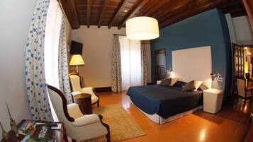 1 slaapkamer, een kluis op de kamer, gratis wifi, beddengoed