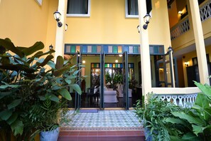 Front of property - Baan Pra Nond B&B (Bangkok)