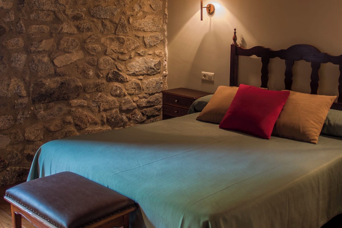 Premium bedding, minibar, desk, soundproofing