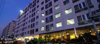 Centric Place Hotel