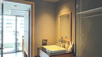 Premier Corner | Bathroom