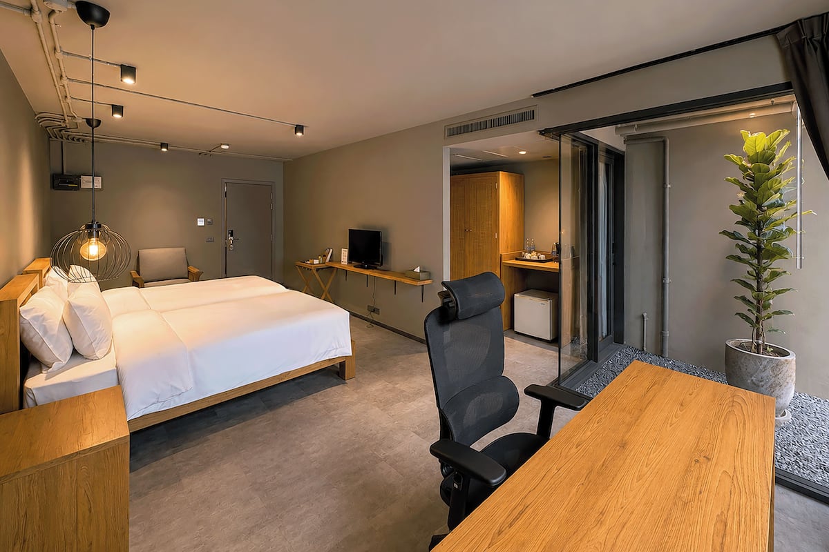 Deluxe Twin | Minibar, in-room safe, desk, free WiFi