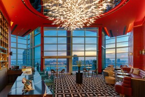 2 bares y 1 bar en la azotea