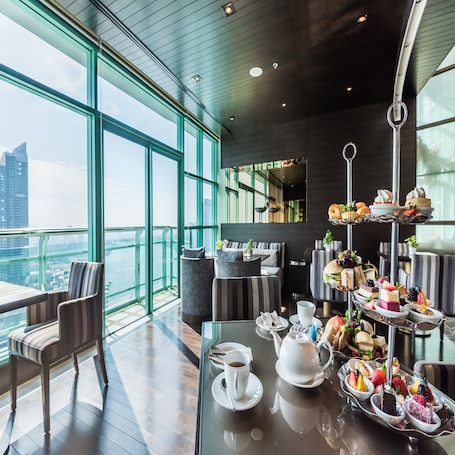 Food and drink. Chatrium Hotel Riverside Bangkok