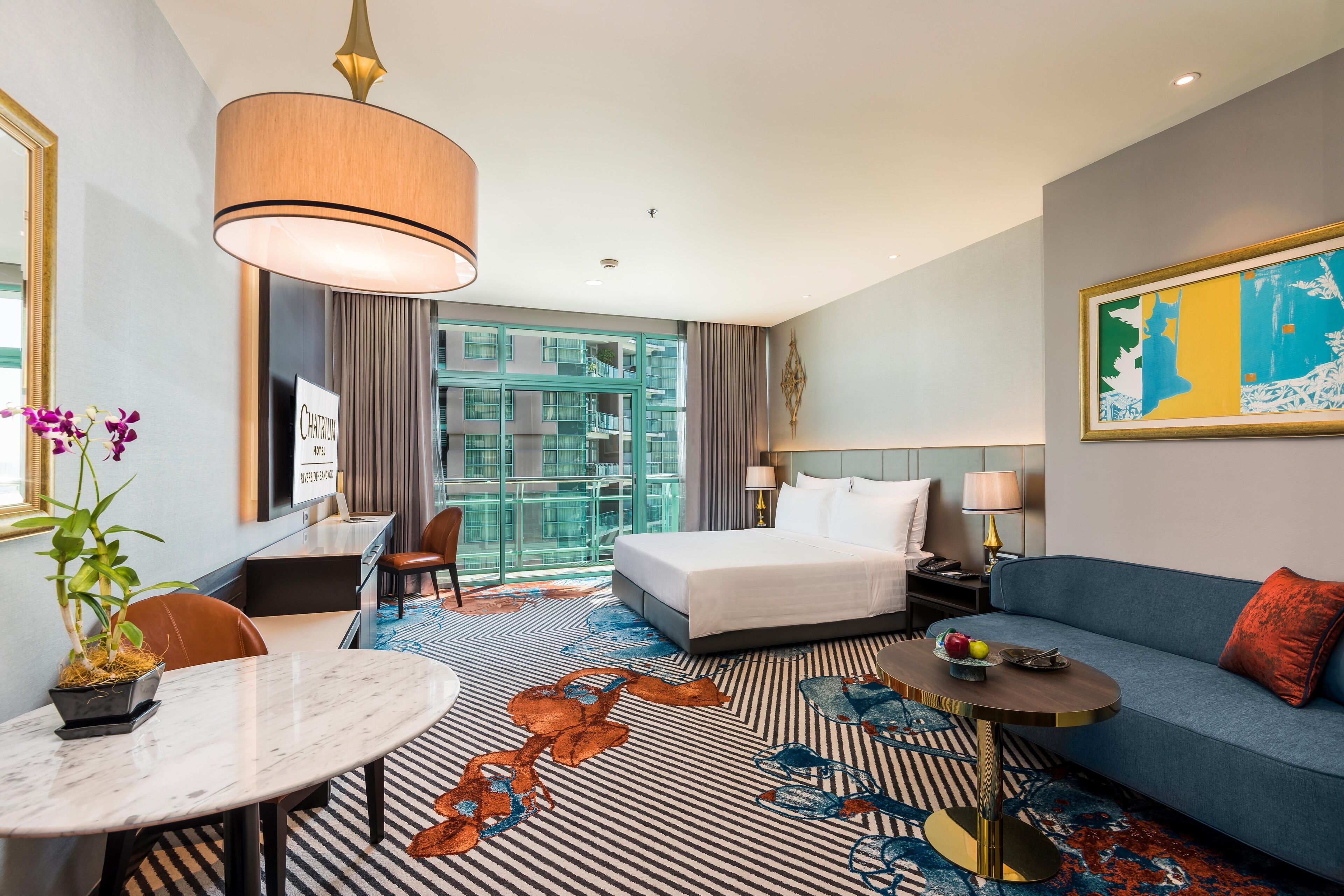 CLUB-Room CITY View With Breakfast & Club Benefits | Premium bedding, down comforters, minibar, in-room safe