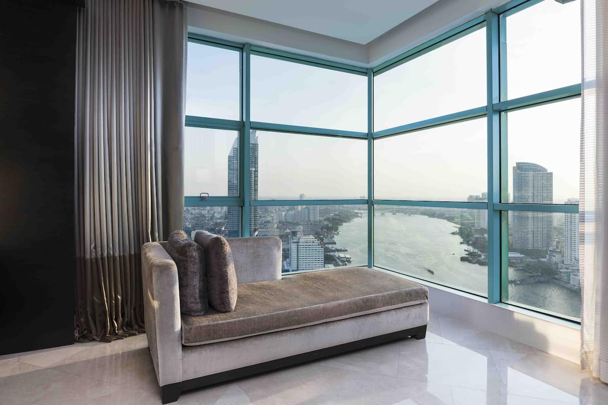 premier suite, 2 bedrooms | living area | 55-inch led tv with digital channels, tv