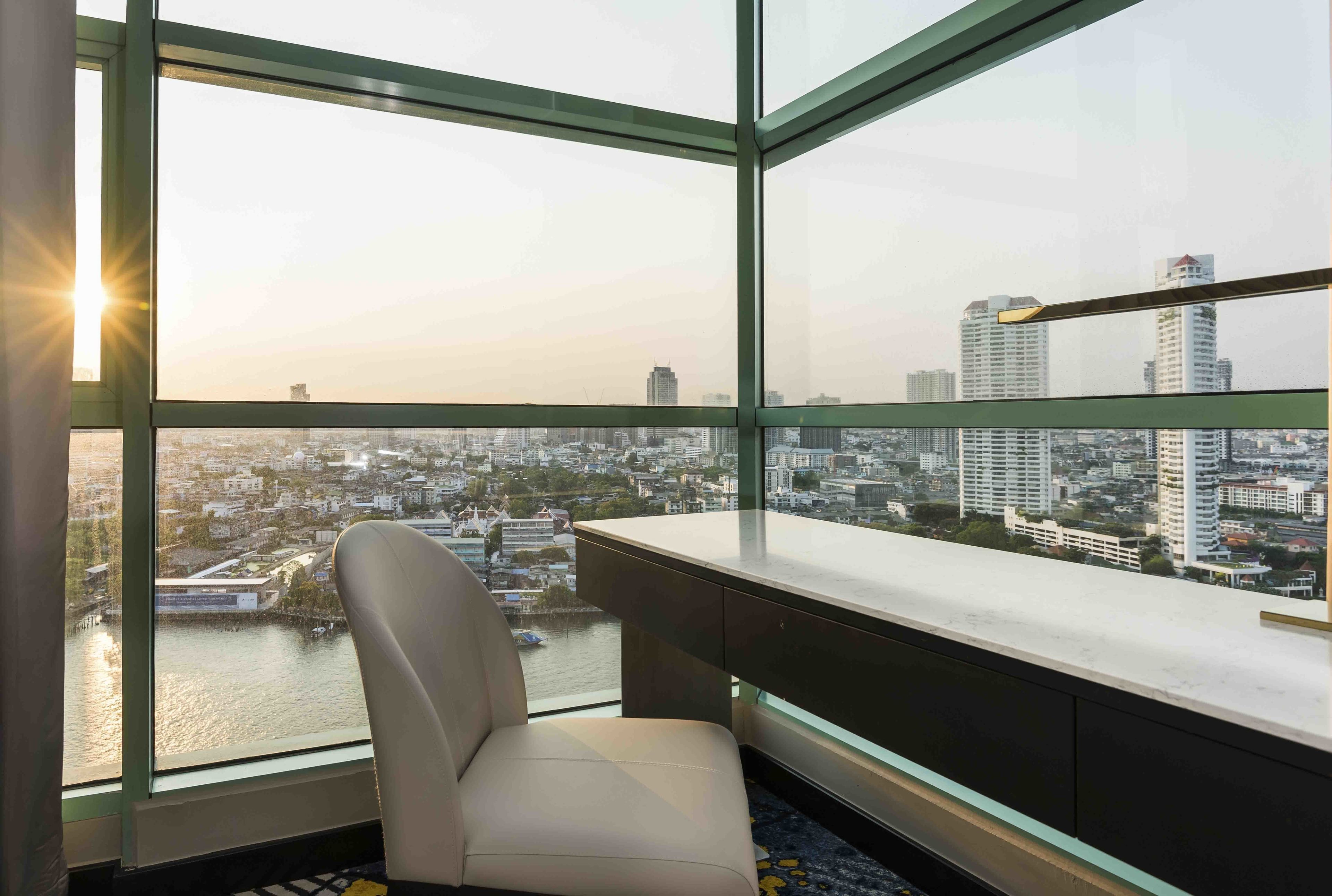 1 bedroom, premium bedding, down duvets, minibar