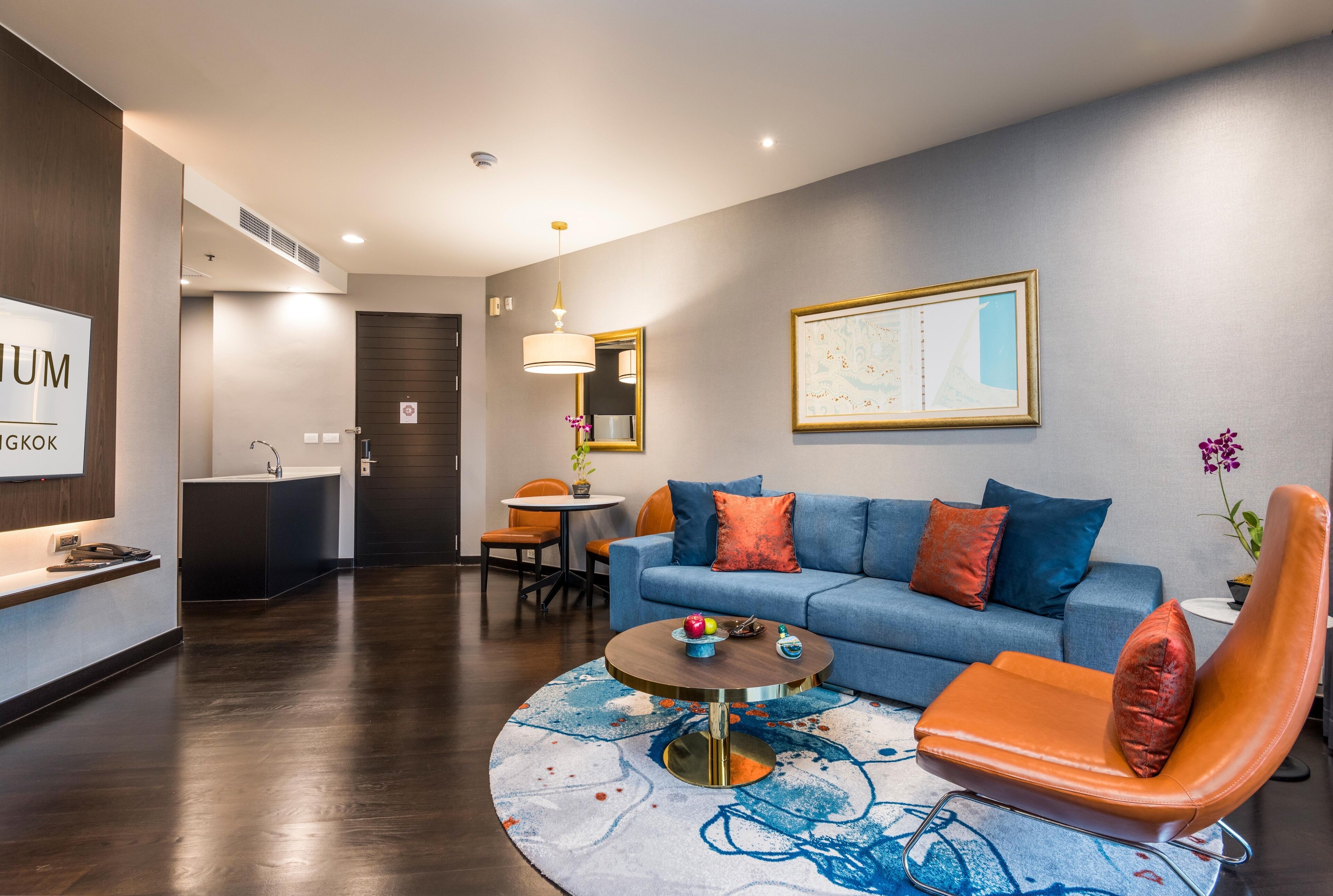 CLUB-1Bedroom RIVER View With Breakfast & Club Benefits | Living room | 55-inch LED TV with digital channels, TV