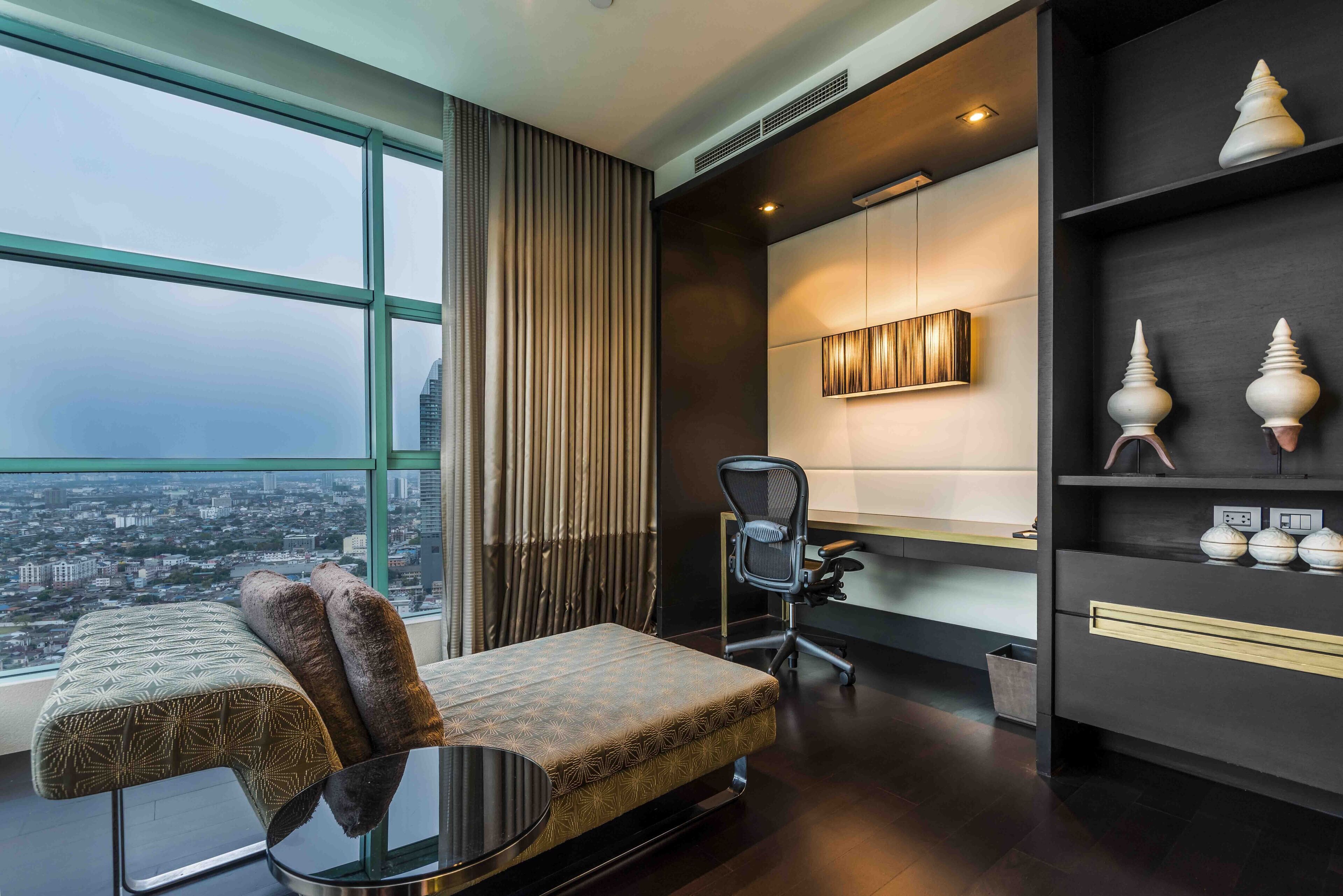 premier suite, 1 bedroom | living area | 55-inch led tv with digital channels, tv