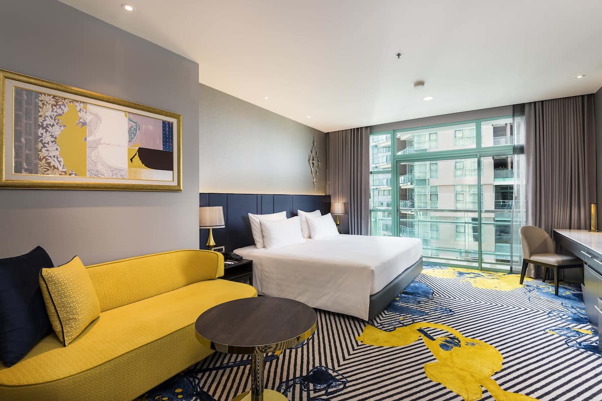 1 bedroom, premium bedding, down duvets, minibar