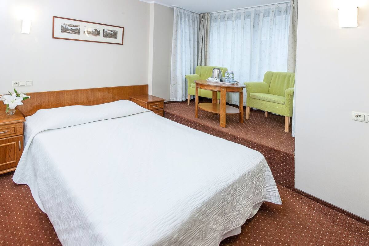 Standard-Doppel- oder -Zweibettzimmer