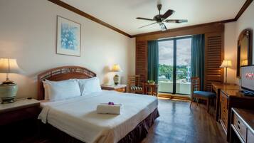 In-room safe, desk, free WiFi, bed sheets