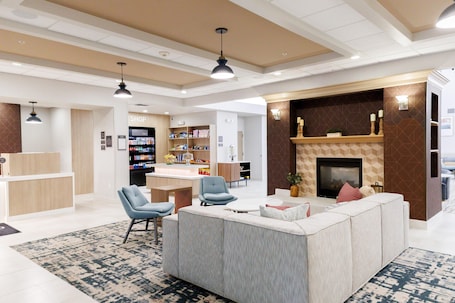 Hall. Homewood Suites by Hilton Rochester - Victor