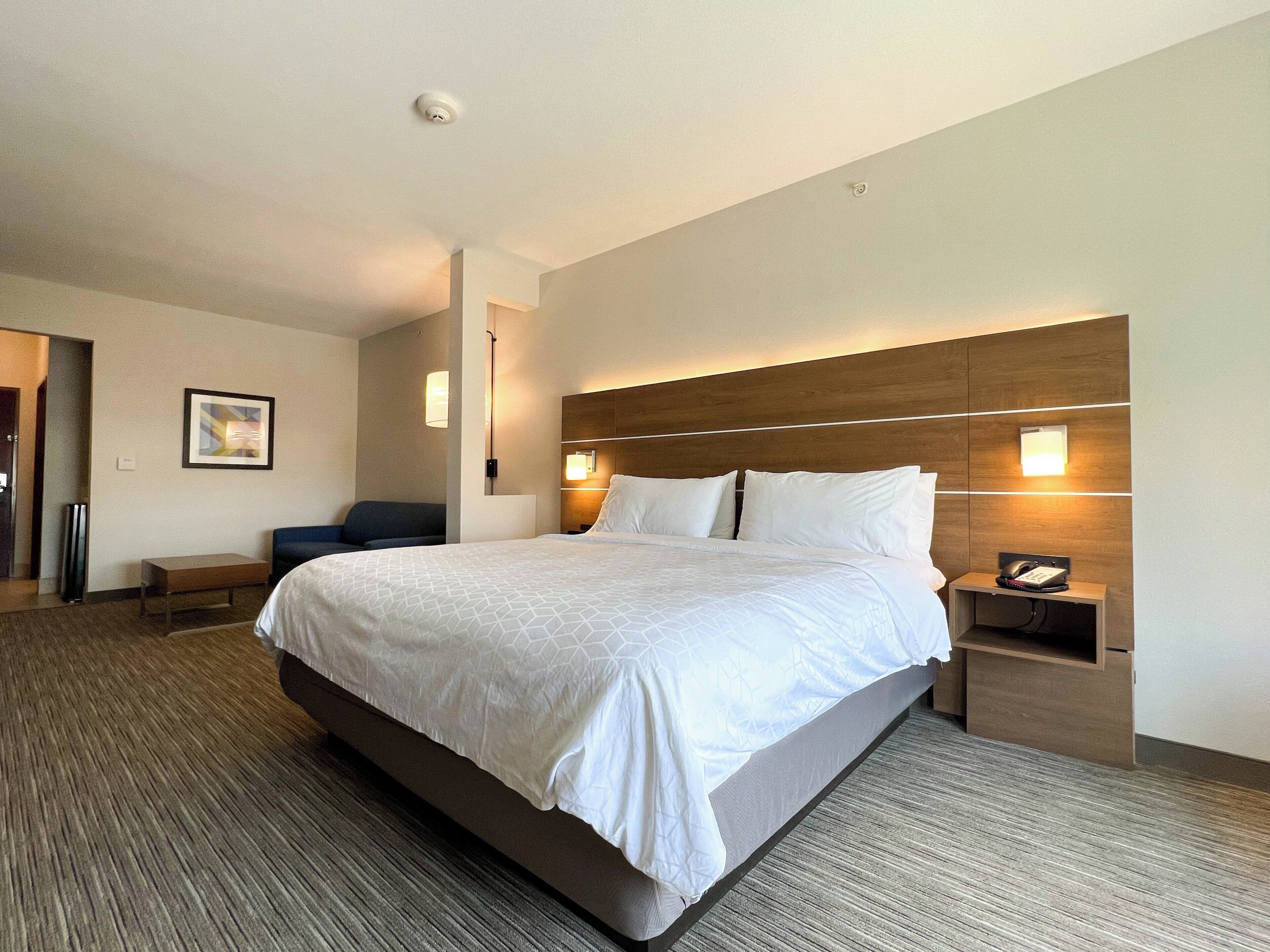 In-room safe, desk, laptop workspace, iron/ironing board