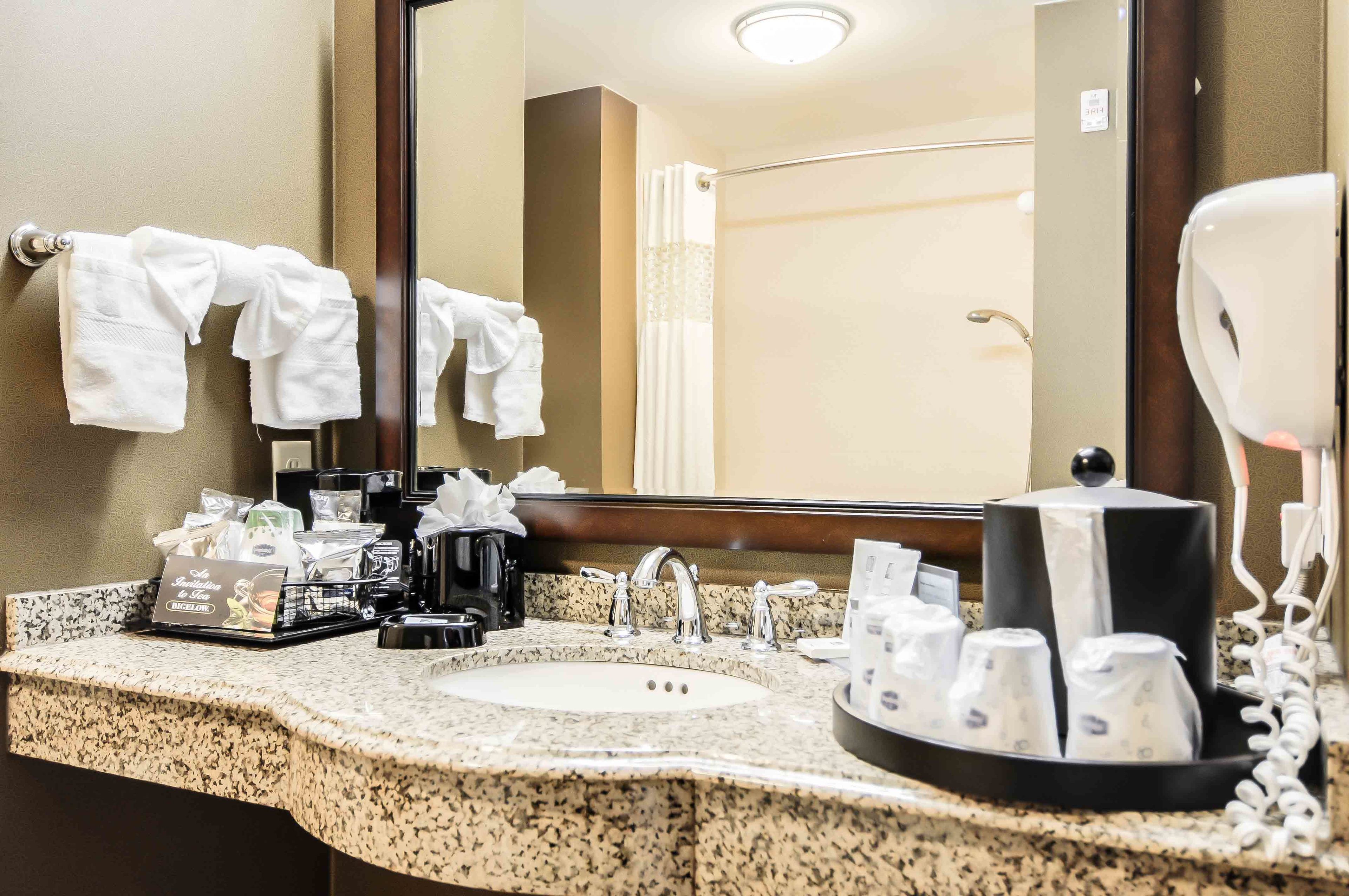 king suite, studio | bathroom sink