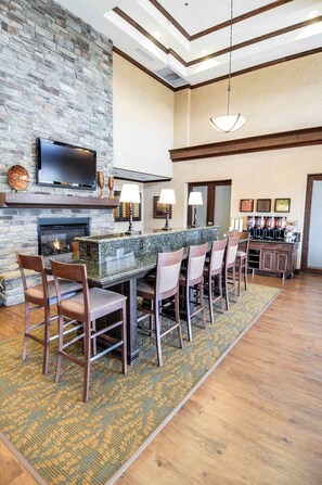 Free daily buffet breakfast  - Hampton Inn & Suites Pinedale (Pinedale)