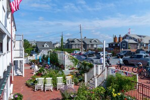Garden - MV Surfside Hotel (Oak Bluffs)