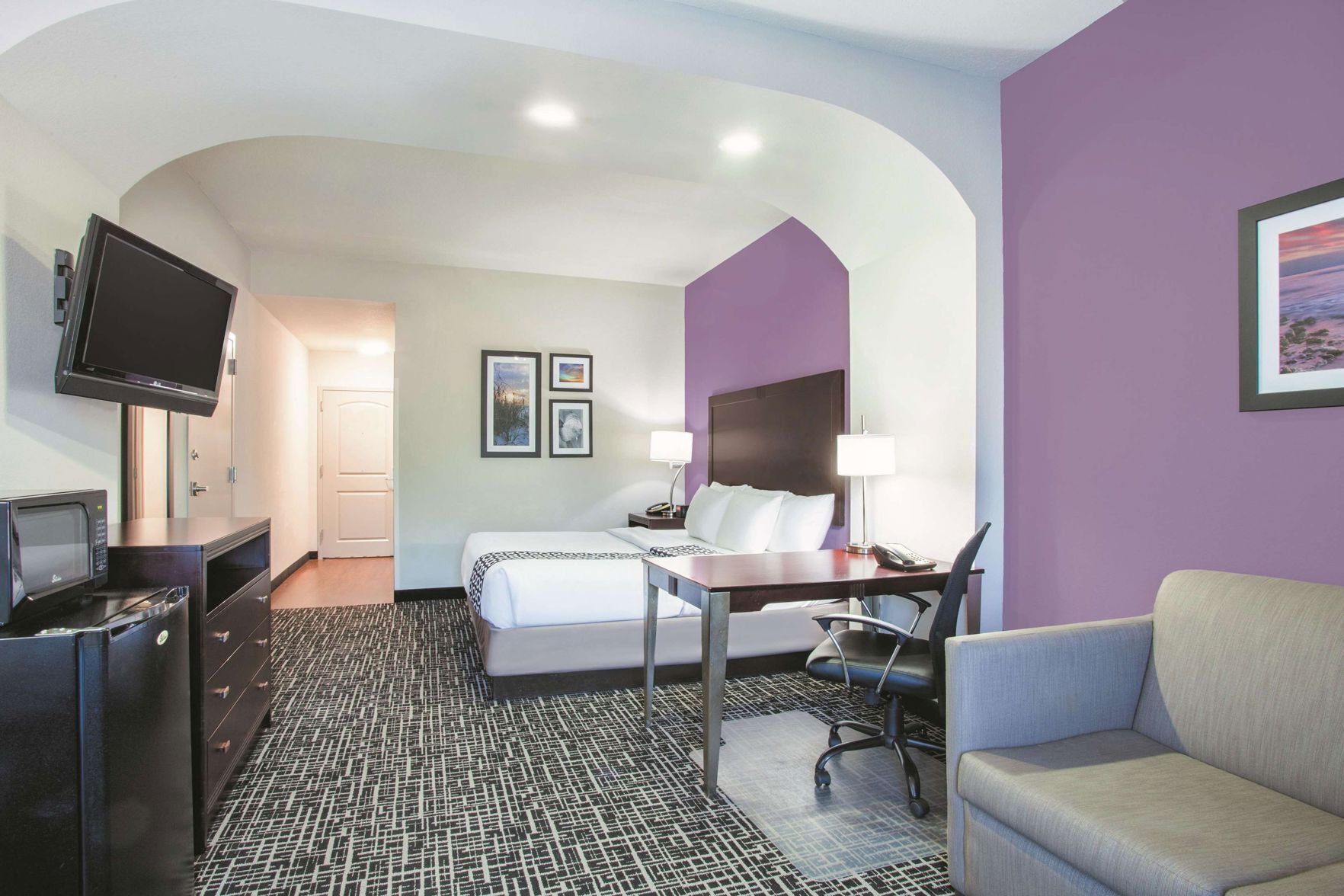 Ropa de cama de alta calidad, escritorio y cortinas blackout 