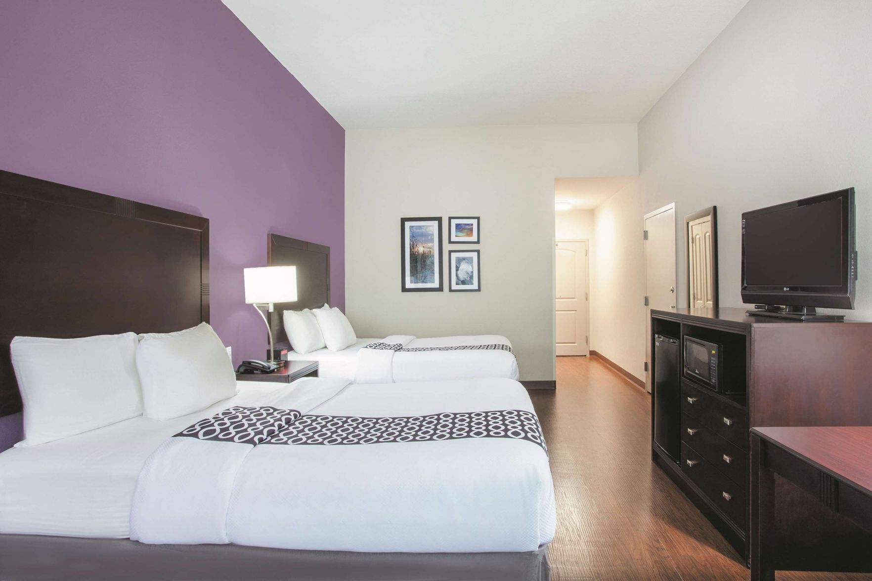 Ropa de cama de alta calidad, escritorio y cortinas blackout 