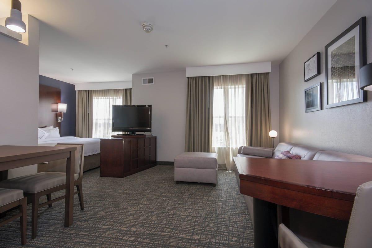 In-room safe, desk, laptop workspace, iron/ironing board