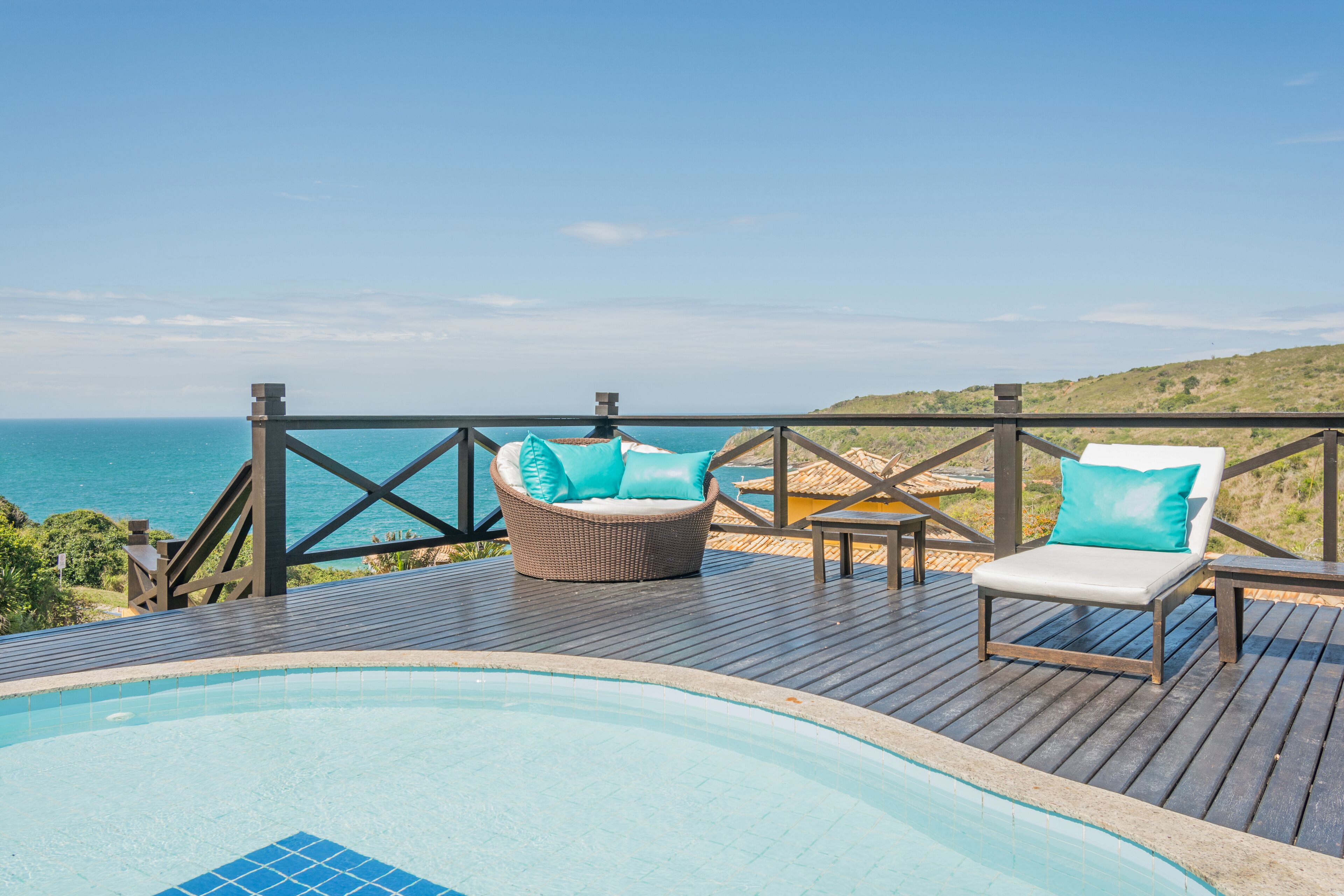 2 outdoor pools, sun loungers