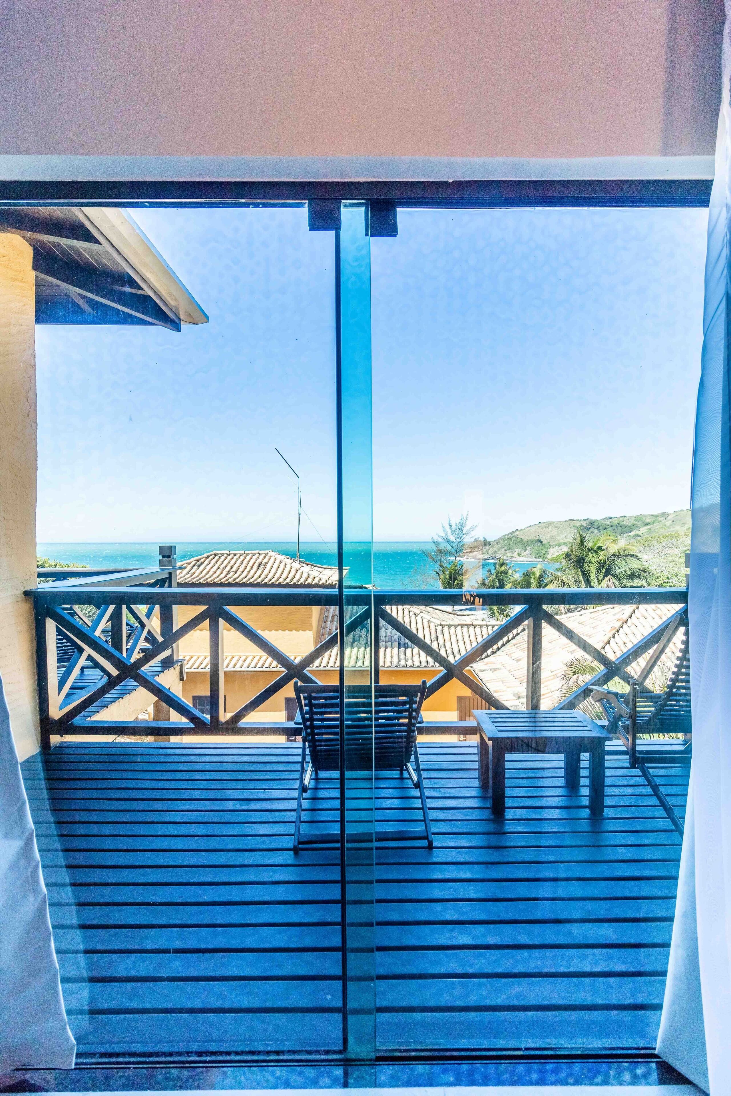 Deluxe Room | Minibar, in-room safe, blackout drapes, free cribs/infant beds